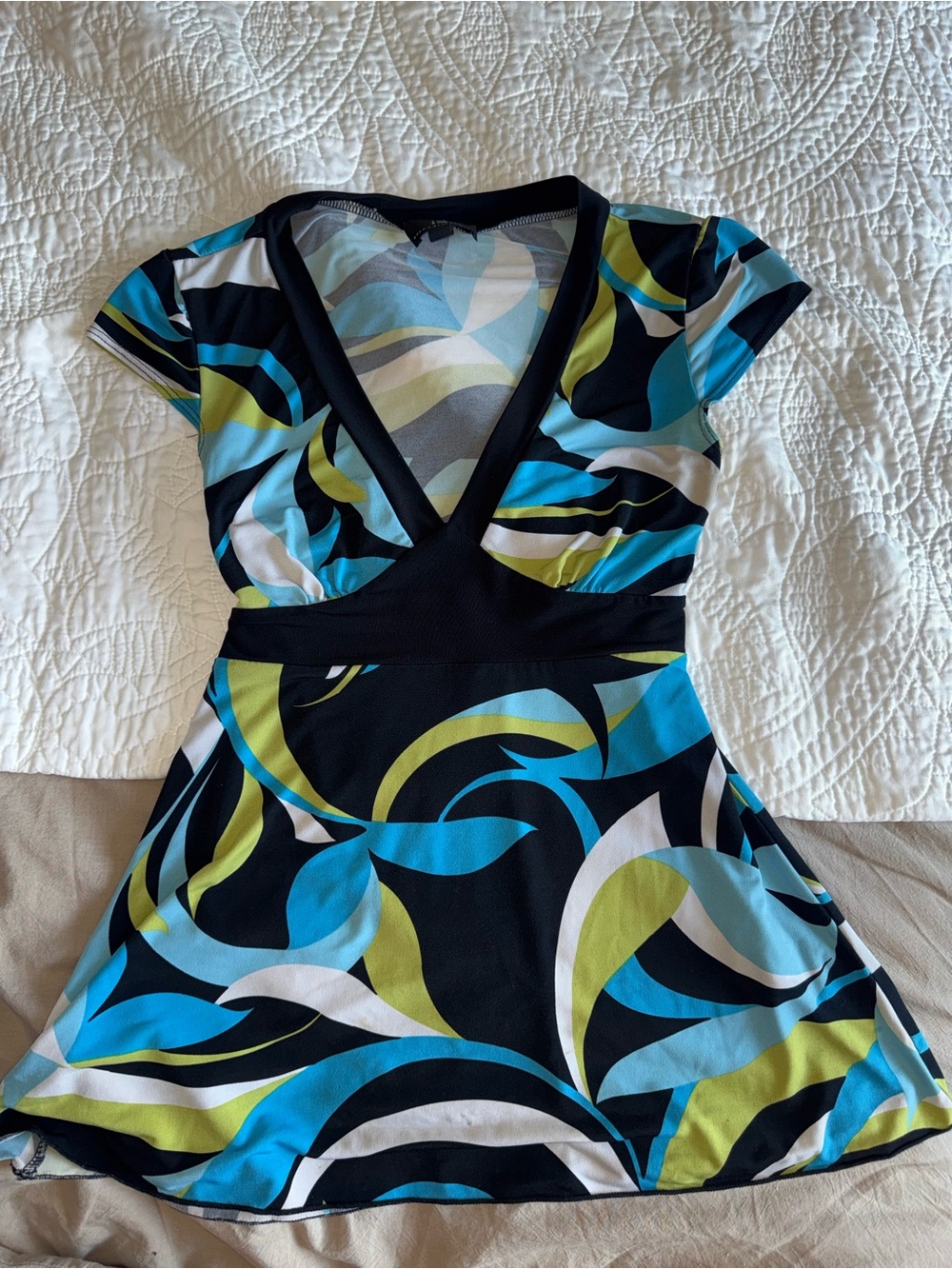 Byer California Blue & Black Printed V-Neck blouse